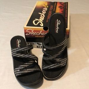 NWT Skechers Cali Shoes with memory foam. Size 10
